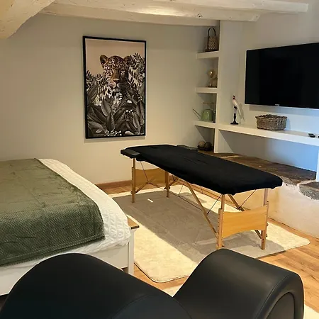 Love hotel Bien Etre Romantique Avec Son Jacuzzi